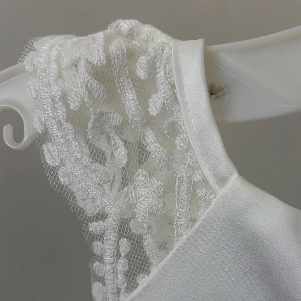 Elegant White Kids Dress - Picture 3 of 6